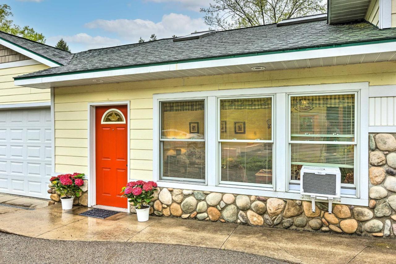Couples Haven In Frankfort By Lake, Trails And Dtwn 외부 사진