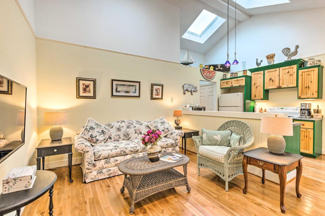 Couples Haven In Frankfort By Lake, Trails And Dtwn 외부 사진